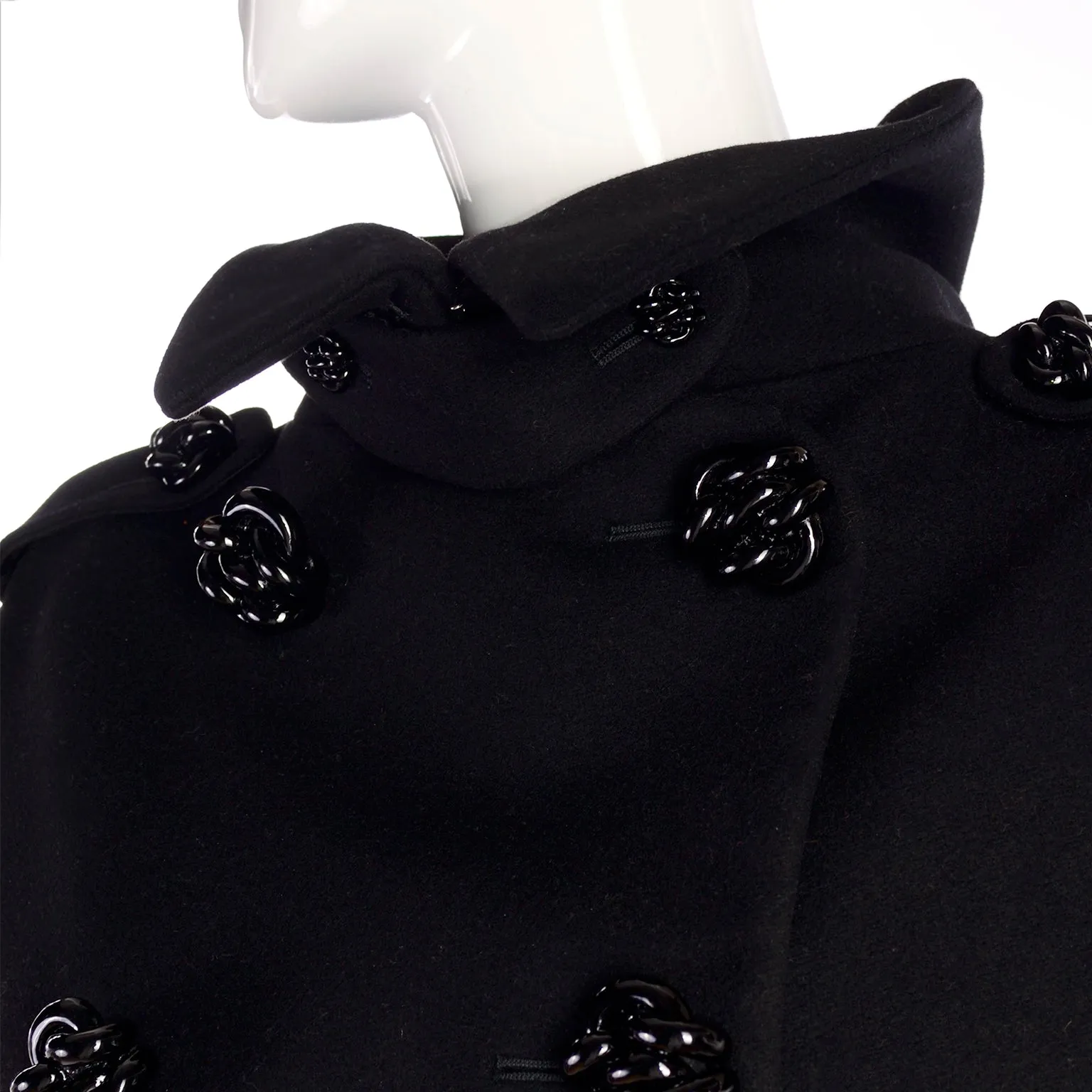 Alexander McQueen Black Wool Sculptured Capelet Jacket The Horn of Plenty Runway 2009