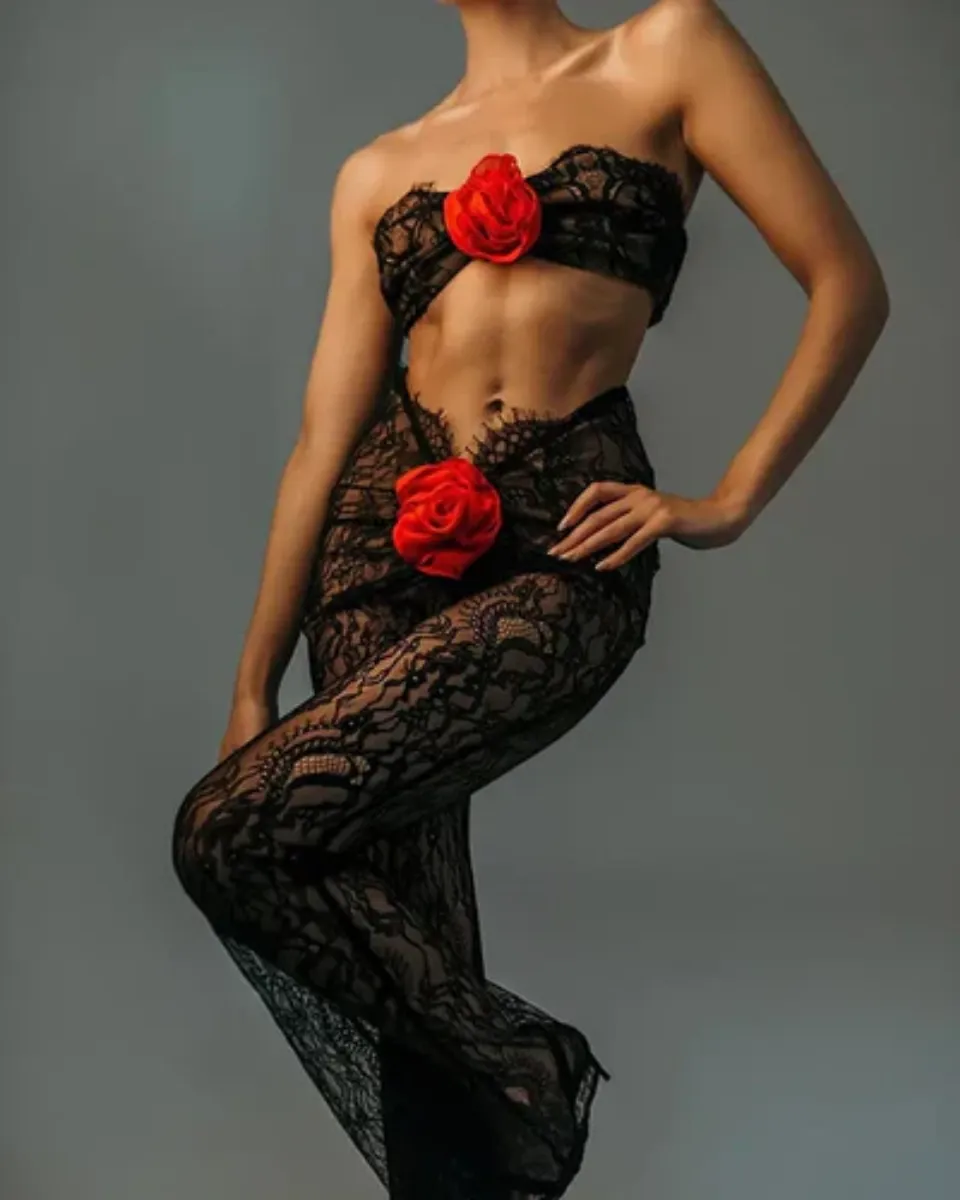Clémanthe – Sheer lace elegance – Chiffon rose jumpsuit