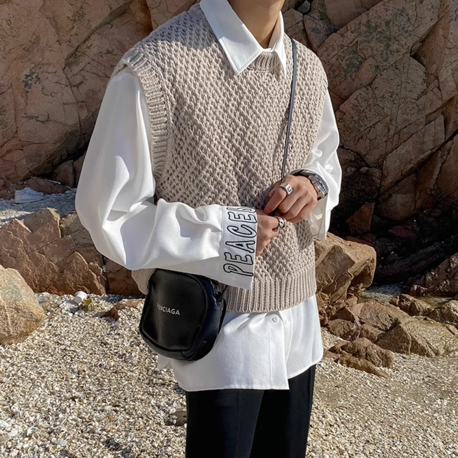 KNITTED VEST