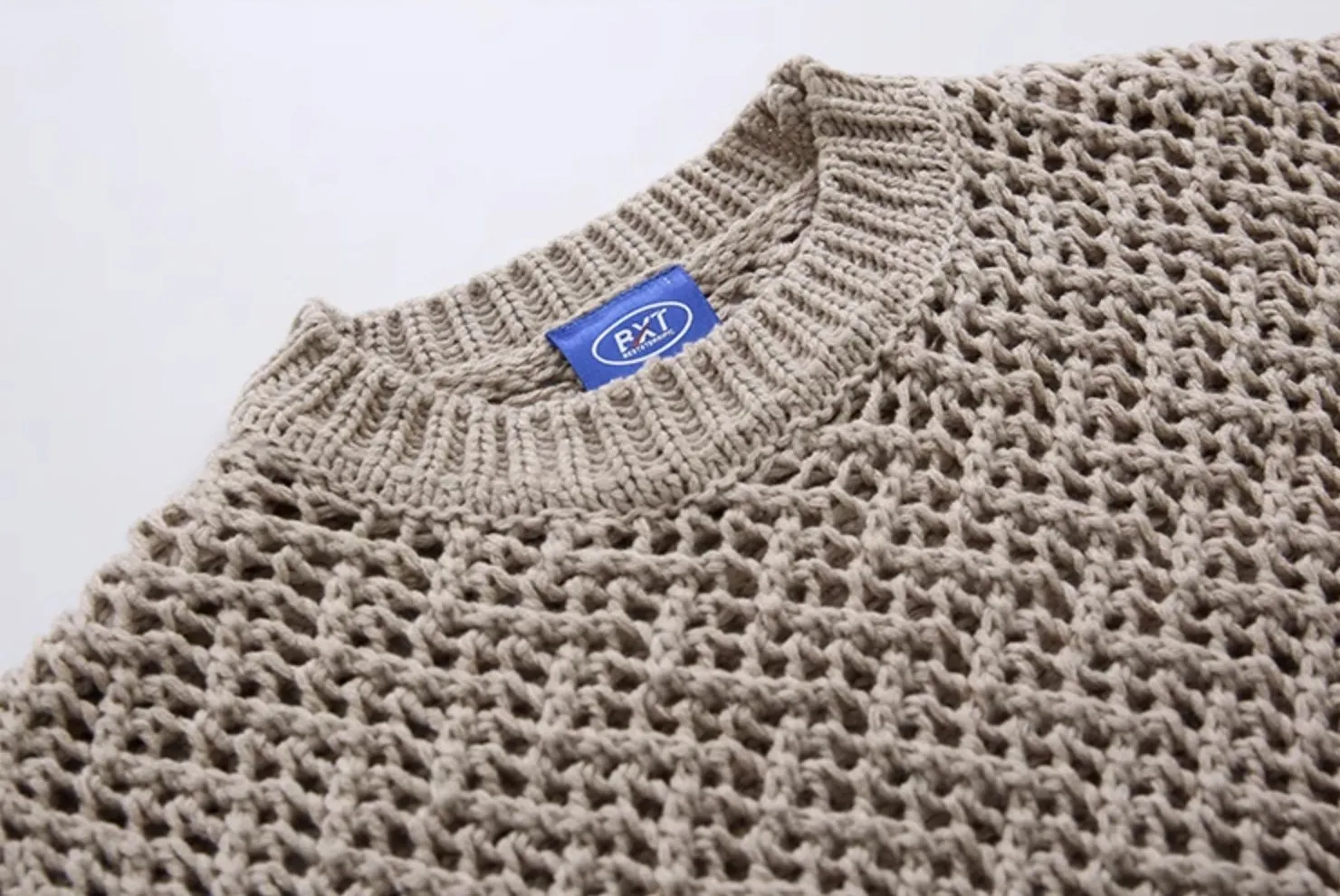 KNITTED VEST