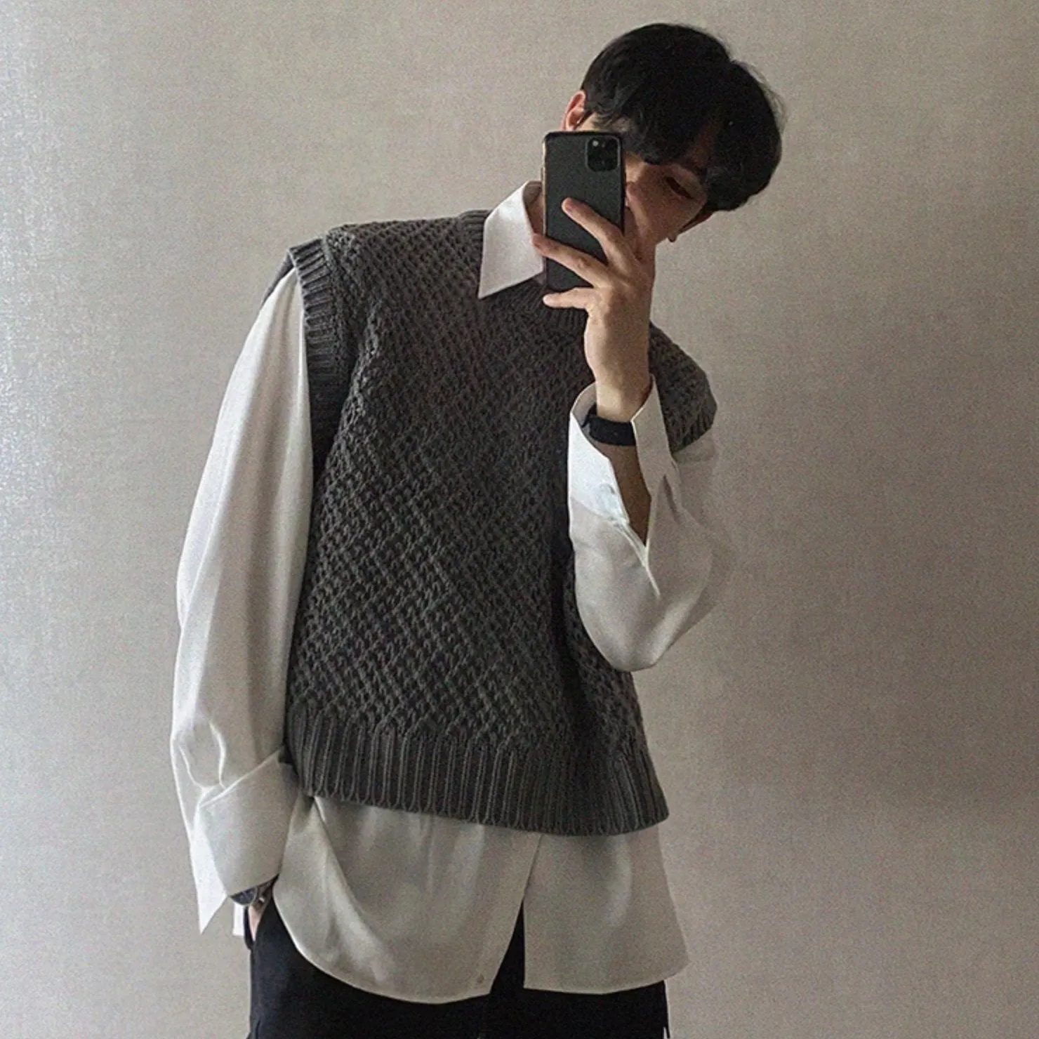 KNITTED VEST