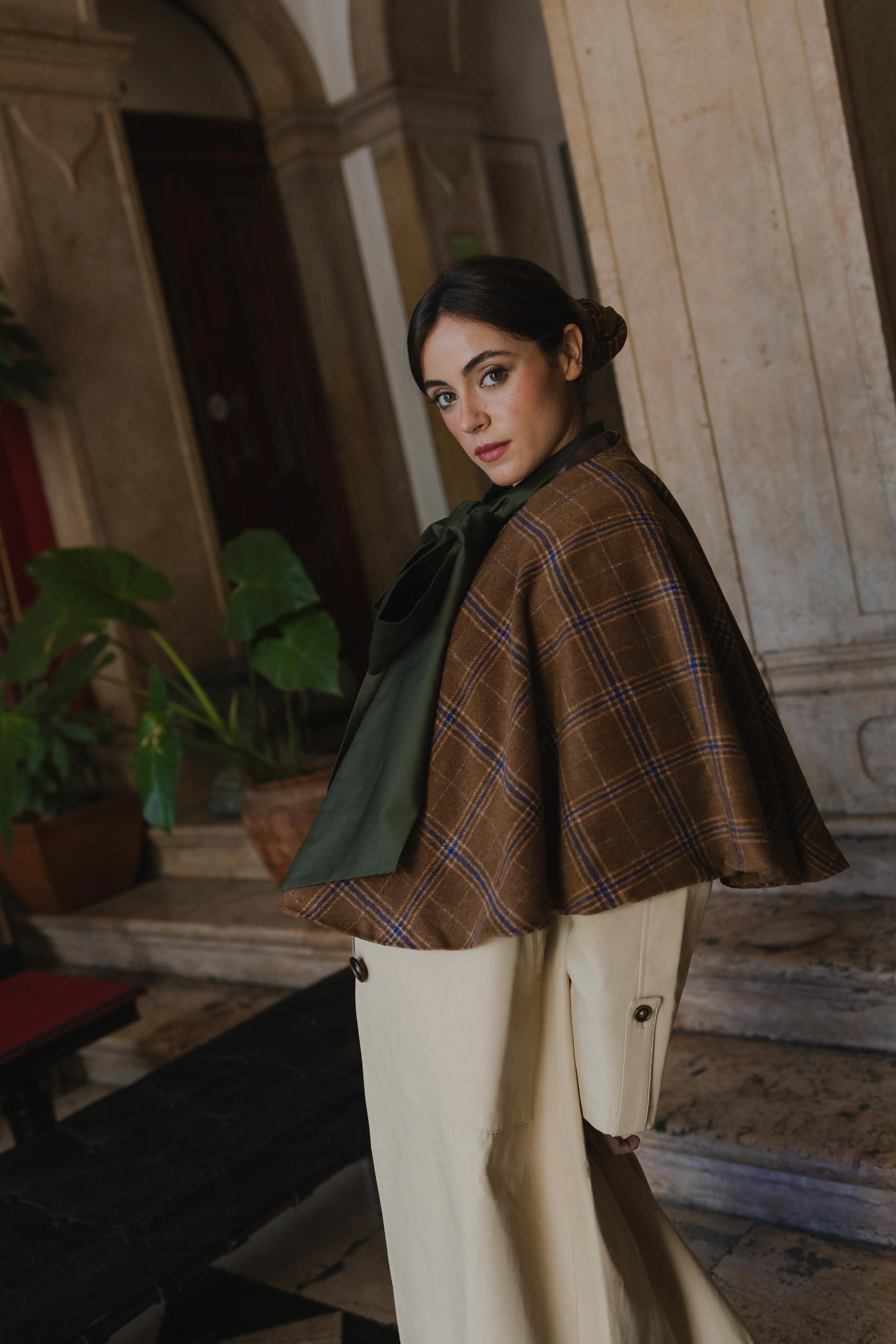 Mary cropped cape - wool checks