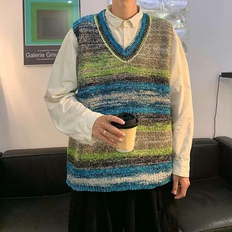 Men's Gradient Knitted Loose V-neck Sleeveless Sweater Vest