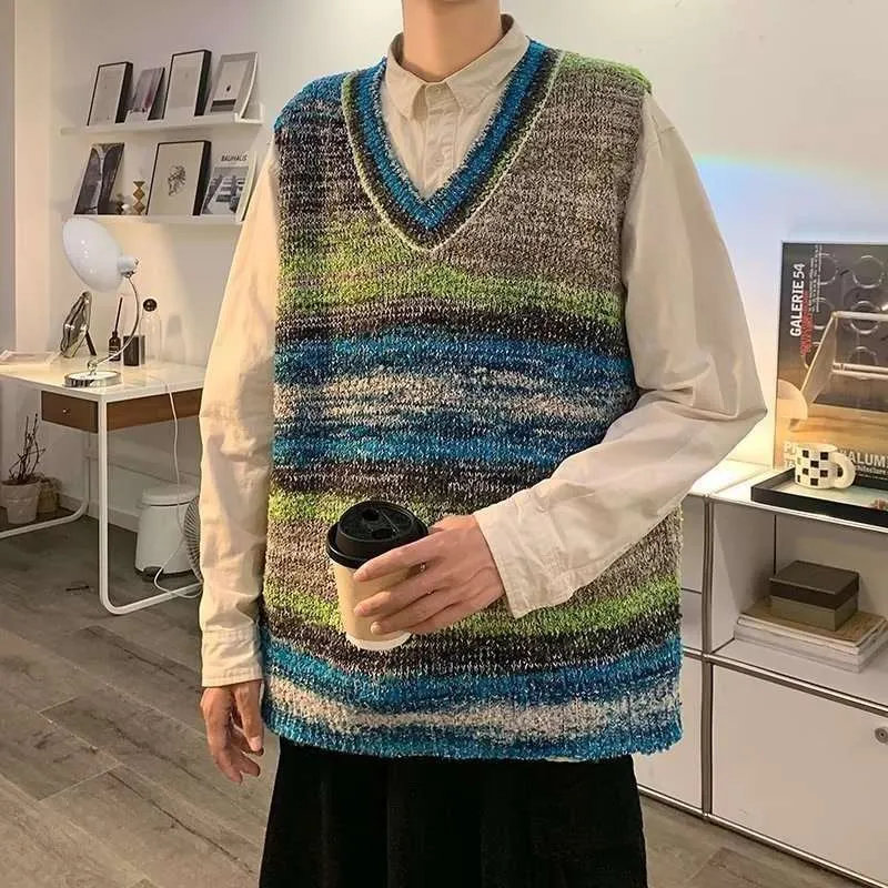 Men's Gradient Knitted Loose V-neck Sleeveless Sweater Vest