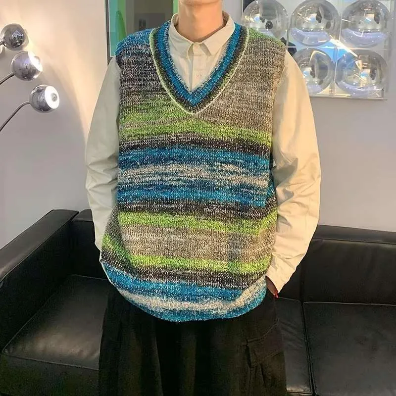 Men's Gradient Knitted Loose V-neck Sleeveless Sweater Vest