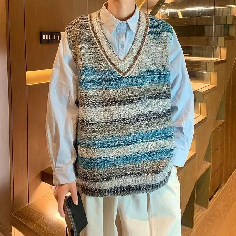 Men's Gradient Knitted Loose V-neck Sleeveless Sweater Vest